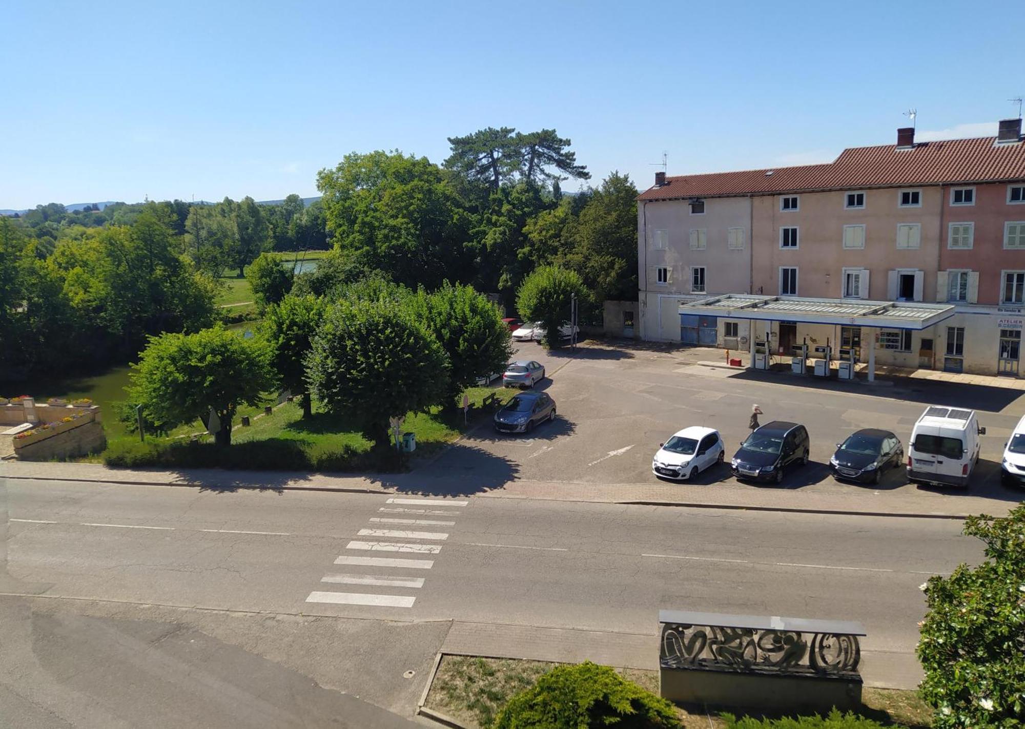 Le Cinoche, Cocon Sous Les Toits Lägenhet Pont-de-Vaux Exteriör bild